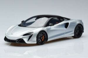 McLaren Artura Coupé Zilver GT Spirit 1:18