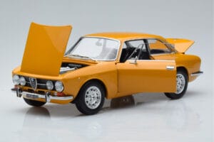 Alfa Romeo 1750 GTV Geel Norev 1:18 187910 Metaal — afbeelding 2 van 7