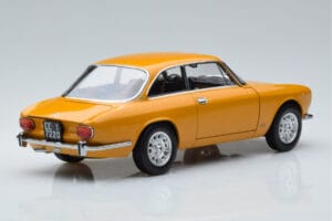 Alfa Romeo 1750 GTV Geel Norev 1:18 187910 Metaal — afbeelding 3 van 7
