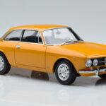 Alfa Romeo 1750 GTV Geel Norev 1:18 - image 5 of 7