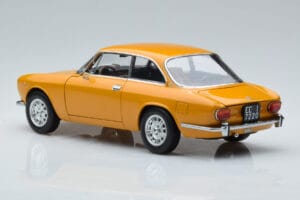 Alfa Romeo 1750 GTV Geel Norev 1:18 187910 Metaal — afbeelding 6 van 7