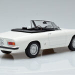 Alfa Romeo 2000 Spider Wit Norev 1:18 - image 2 of 7
