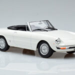 Alfa Romeo 2000 Spider Wit Norev 1:18 - image 5 of 7