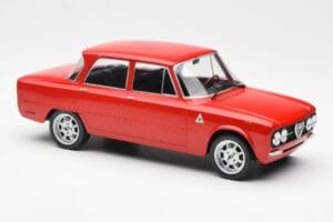 Alfa Romeo Giulia Nuova Super Rood Custom Wheels MCG 1:18 MCG18333 Metaal — afbeelding 4 van 6