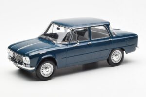 Alfa Romeo Giulia TI Petrol Blauw Norev 1:18 187971