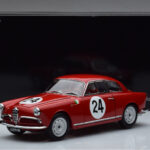 Alfa Romeo Giulietta SV #24 Targa Florio 1958 Kyosho 1:18 - image 9 of 9