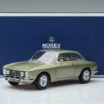 Alfa Romeo GTV 2000 Groen Gelimiteerde Editie Norev 1:18 187913 Metaal - image 7 of 7