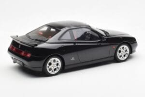 Alfa Romeo GTV V6 916 Zwart Otto 1:18 OT1057 Hars — afbeelding 2 van 6