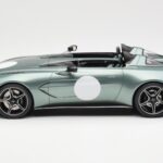 Aston Martin V12 Speedster Groen Metallic GT Spirit 1:18 GT906 - image 3 of 6