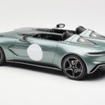 Aston Martin V12 Speedster Groen Metallic GT Spirit 1:18 GT906 - image 5 of 6