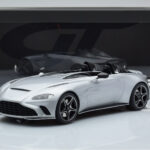 Aston Martin V12 Speedster Zilver GT Spirit 1:18 - image 6 of 6