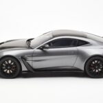 Aston Martin V12 Vantage Magnetic Zilver GT Spirit 1:18 GT443 - image 3 of 6