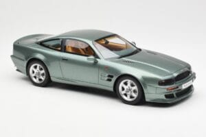 Aston Martin V8 Vantage Groen GT Spirit 1:18 GT345 Hars — afbeelding 4 van 6