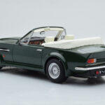 Aston Martin V8 Vantage Volante Groen GT Spirit 1:18 - image 5 of 6