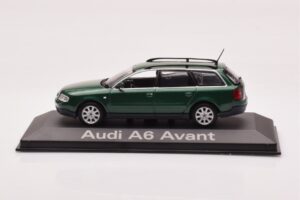 Audi A6 C5 Avant Groen Minichamps 1:43 5010106213