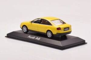 Audi A6 C5 Geel Minichamps 1:43 IND47004 Metaal — afbeelding 3 van 4