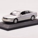 Audi A8 D2 Zilver Groene Streep Minichamps 1:43 - image 2 of 4