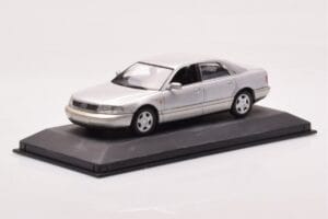 Audi A8 D2 Zilver Groene Streep Minichamps 1:43 AUDI-264455 Metaal — afbeelding 2 van 4