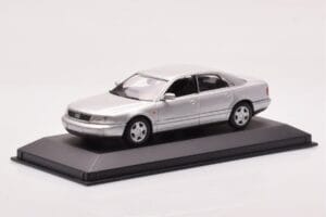Audi A8 D2 Zilver Minichamps 1:43 433013006 Metaal — afbeelding 2 van 4