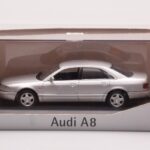 Audi A8 D2 Zilver Minichamps 1:43 - image 4 of 4