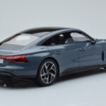 Audi E-Tron GT Grijs GT Spirit 1:18 - image 2 of 6