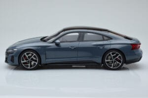 Audi E-Tron GT Grijs GT Spirit 1:18 GT393 Hars — afbeelding 3 van 6