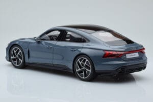 Audi E-Tron GT Grijs GT Spirit 1:18 GT393 Hars — afbeelding 5 van 6