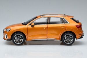 Audi Q3 F3 Oranje FAW 1:18 05730Q32019 Metaal — afbeelding 4 van 7