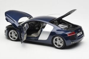 Audi R8 4.2 FSI V8 Blauw Kyosho 1:18 09213BL Metaal — afbeelding 5 van 8