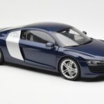 Audi R8 4.2 FSI V8 Blauw Kyosho 1:18 09213BL - image 6 of 8