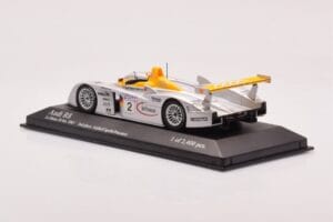 Audi R8 Infineon #2 L. Aiello / R. Capello / Pescatori 2nd Place 24 Hours of Le Mans 2001 Minichamps 1:43 400011202 Metaal — afbeelding 3 van 4