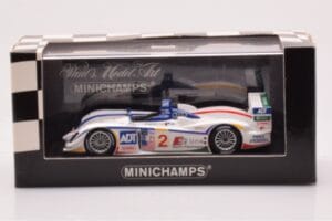 Audi R8 #2 E. Pirro / F. Biela / A. McNish 12 Hours of Sebring 2nd Place 2005 Minichamps 1:43 400051302 Metaal — afbeelding 4 van 4