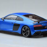Audi R8 Performance Blauw Kengfai 1:18 - image 7 of 10