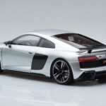 Audi R8 Performance Zilver Kengfai 1:18 - image 7 of 10