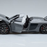 Audi R8 Spyder Performance Nardo Grijs Kengfai 1:18 - image 4 of 11