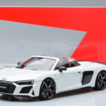 Audi R8 Spyder Performance Wit Kengfai 1:18 - image 11 of 11