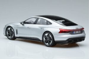 Audi RS e-tron GT Zilver Norev 1:18 188381 Metaal — afbeelding 5 van 6
