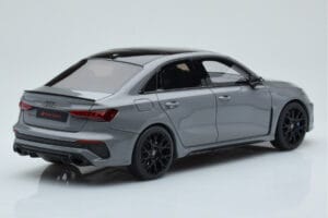Audi RS3 8Y Sedan Performance Edition Grijs GT Spirit 1:18 GT885 Hars — afbeelding 2 van 6