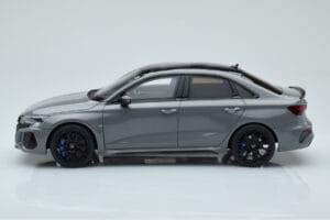 Audi RS3 8Y Sedan Performance Edition Grijs GT Spirit 1:18 GT885 Hars — afbeelding 3 van 6