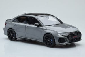 Audi RS3 8Y Sedan Performance Edition Grijs GT Spirit 1:18 GT885 Hars — afbeelding 4 van 6
