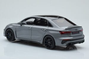 Audi RS3 8Y Sedan Performance Edition Grijs GT Spirit 1:18 GT885 Hars — afbeelding 5 van 6
