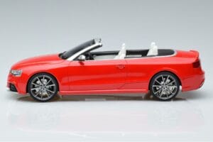 Audi RS5 B8 Cabriolet Rood GT Spirit 1:18 GT724 Hars — afbeelding 3 van 5