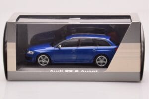 Audi RS6 C6 Sepang Blauw Minichamps 1:43 5010710223 Metaal — afbeelding 4 van 4