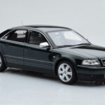 Audi S8 D2 Groen Otto 1:18 - image 4 of 6