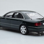 Audi S8 D2 Groen Otto 1:18 - image 5 of 6