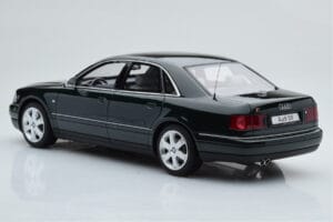 Audi S8 D2 Groen Otto 1:18 OT916 Hars — afbeelding 5 van 6