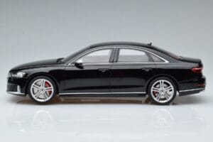 Audi S8 D5 Mythos Zwart Asia Edition GT Spirit 1:18 CLDC019 Hars — afbeelding 3 van 6