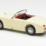 Austin-Healey Sprite Mk I Open Old English Wit Kyosho 1:18 08953EW - image 7 of 8