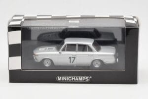 BMW 2000 Ti #17 J. Ickx / C. van Ophem Winners 24 Hours of Spa 1966 Minichamps 1:43 400662517 Metaal — afbeelding 4 van 4