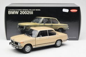 BMW 2002 Ti E10 Sahara Beige Kyosho 1:18 08541BG Metaal — afbeelding 8 van 8